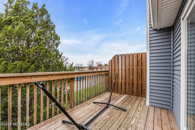 Building Photo - 29 Shore Dr