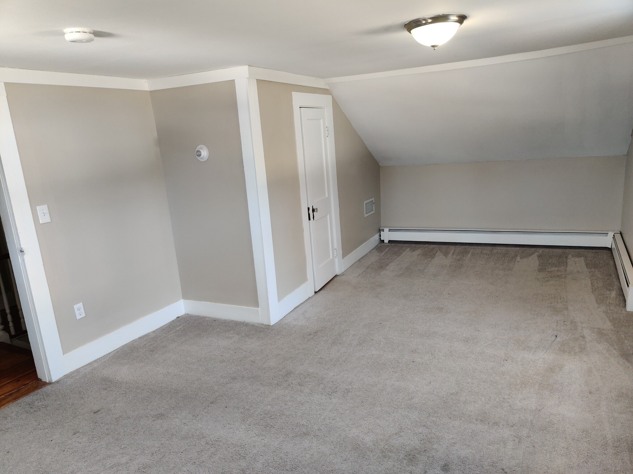 Building Photo - 37 Whitehall Rd