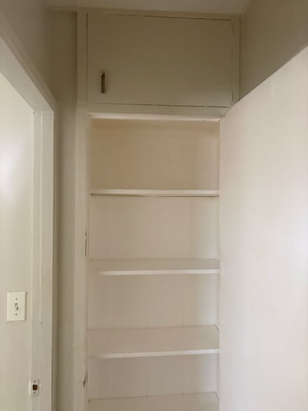 Building Photo - 1238 Rycroft St