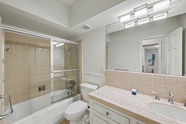Building Photo - 10811 Hunters Forest Dr