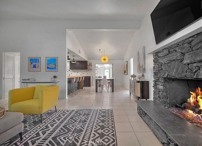 Building Photo - Stylish Palm Springs Home with Indoor-Outdoor Living