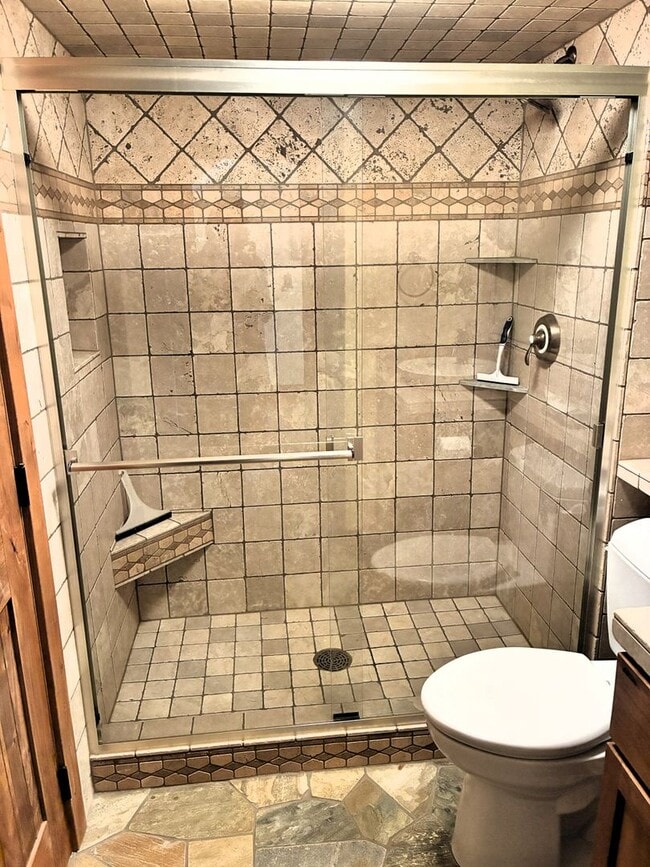 Building Photo - 374 B Ensign Dr