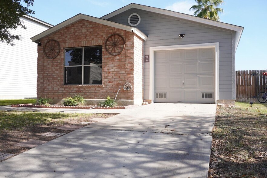 Building Photo - 3632 Candlehill