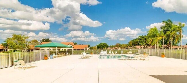 Building Photo - 8350 Mooring Cir