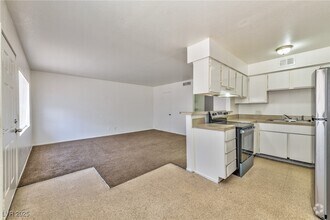 Building Photo - 1810 Bartoli Dr
