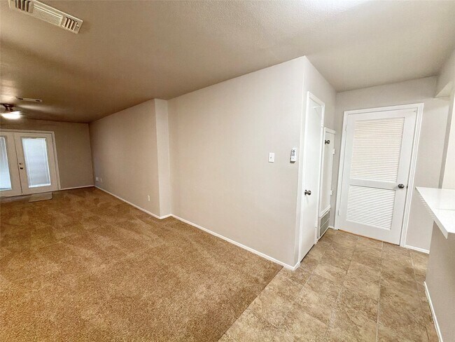 Building Photo - 857 Wax Myrtle Ln