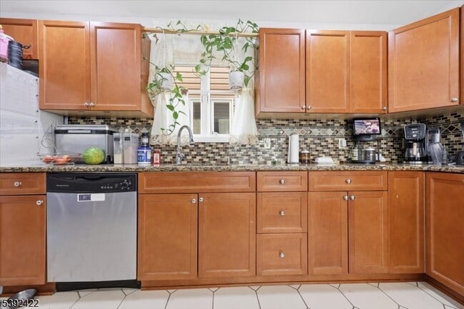 Building Photo - 245 Burgess Pl