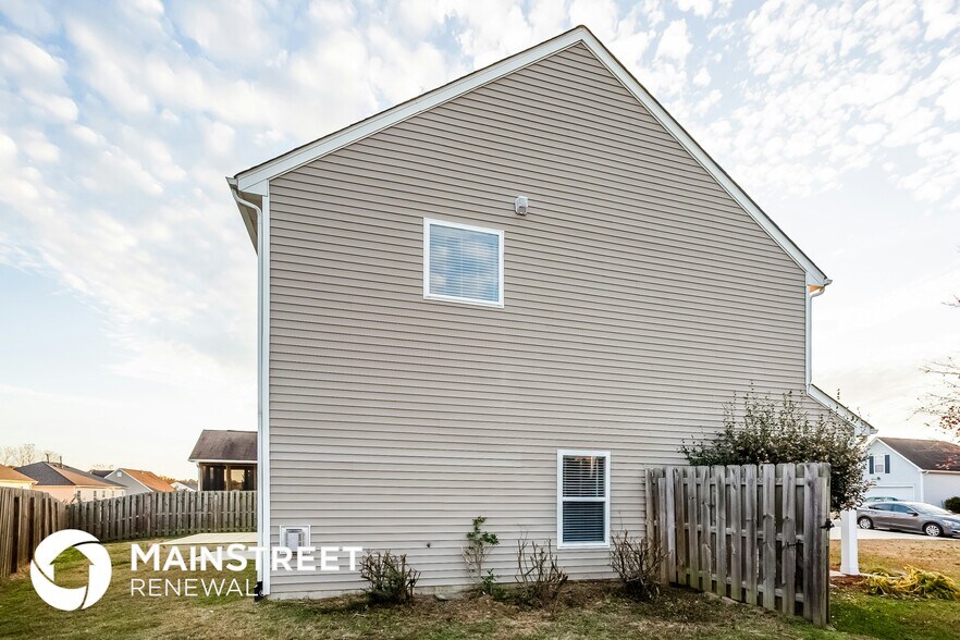 Building Photo - 142 Nevis Ln