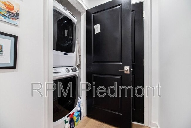 Building Photo - 395 Pratt Dr SE