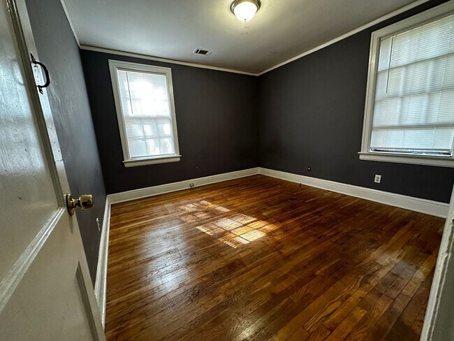 Building Photo - 2514 Greenville St