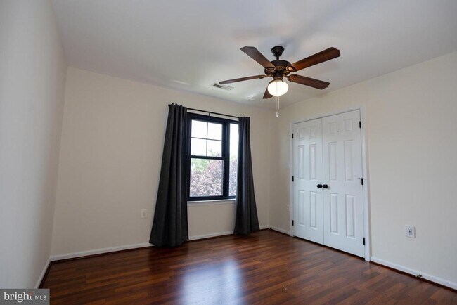 Building Photo - 1411 Campbell Ct NE