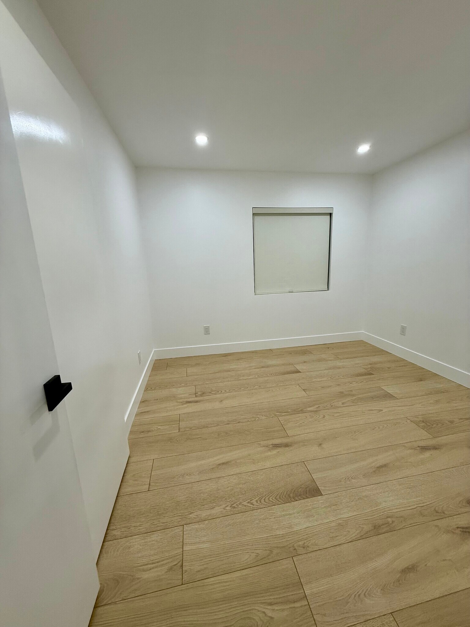 Building Photo - 3220 W 132nd St