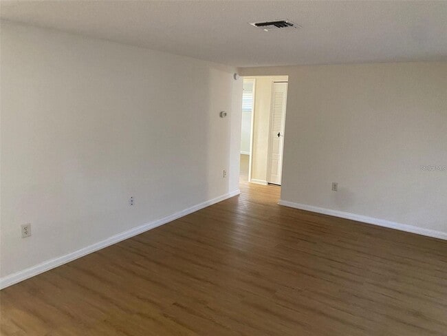Building Photo - 7611 Summertree Ln