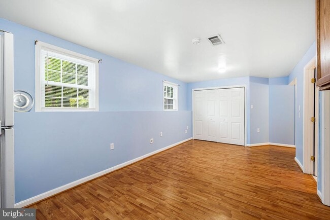 Building Photo - 11821 Sinclair Ln