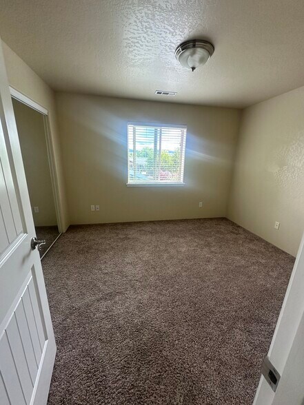 Bedroom 2 - 855 Virginia Dr