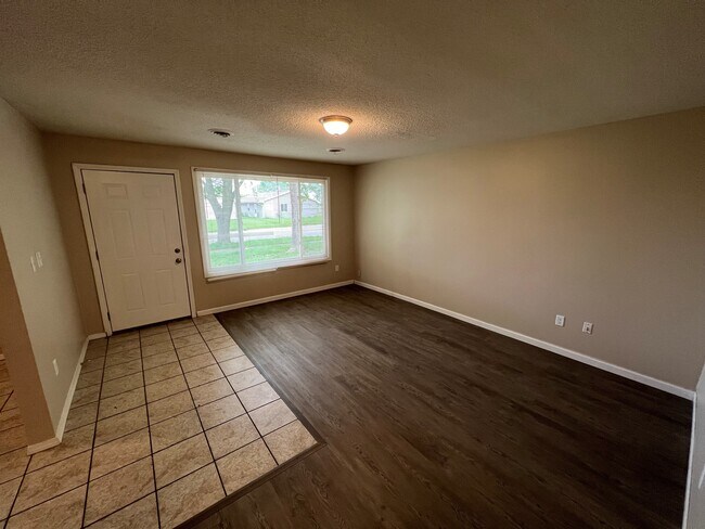 Building Photo - 2608 Dale Dr