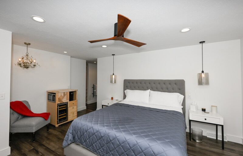 Building Photo - 3695 Englewood Dr