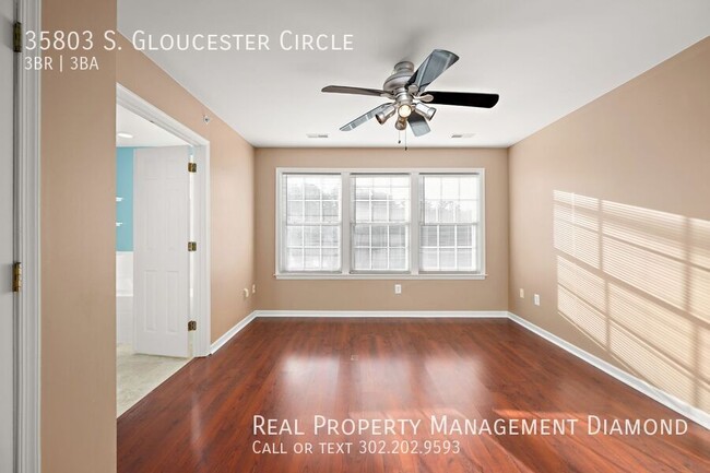 Building Photo - 35803 S Gloucester Cir