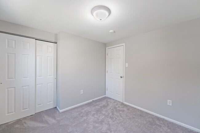 Building Photo - 710 S Washington St