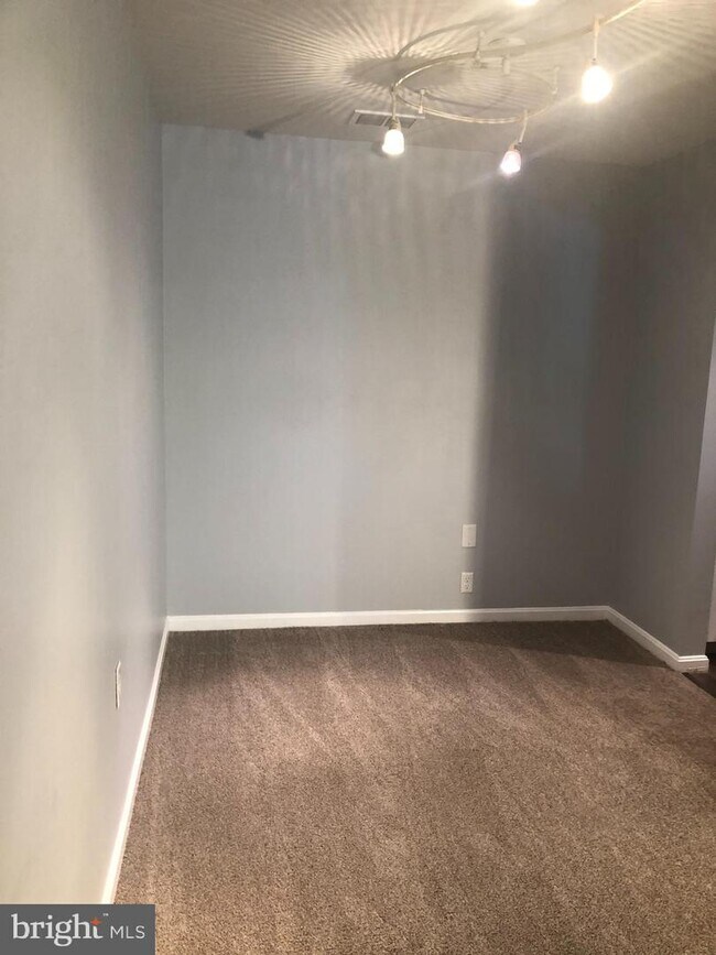 Building Photo - 114-7 Timberlake Terrace