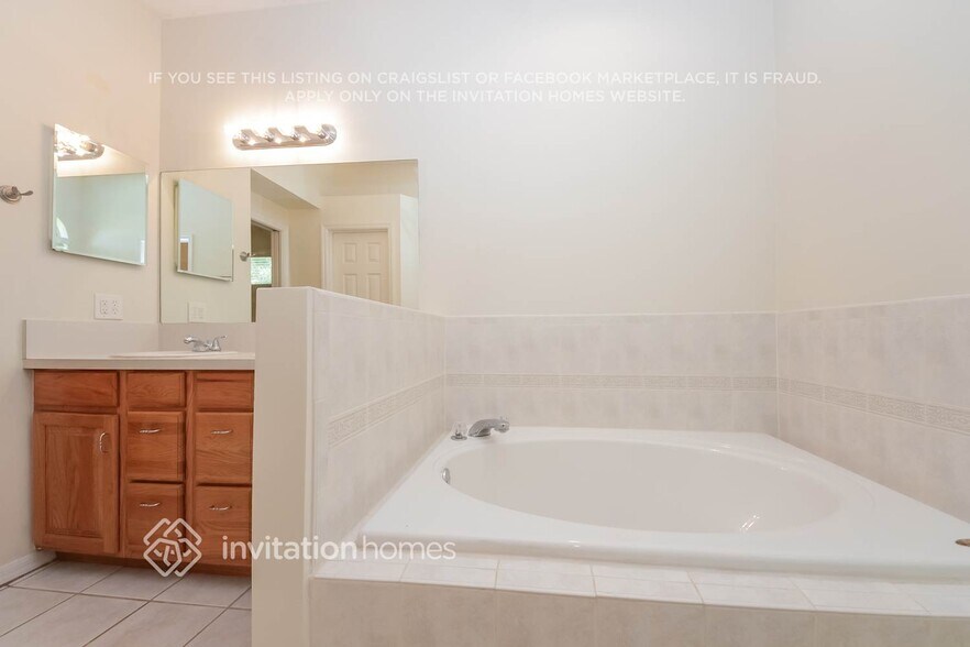 Building Photo - 4380 Hartville Ave