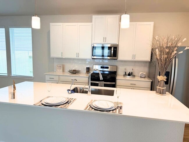 Building Photo - 16246 Parish Pointe Ct