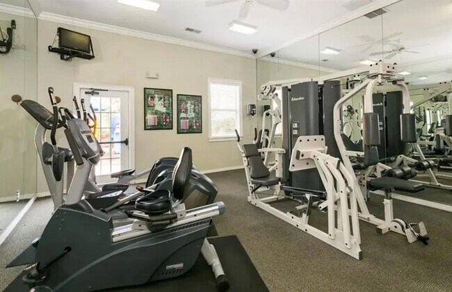 Building Photo - 91 Somerset Club Dr SE