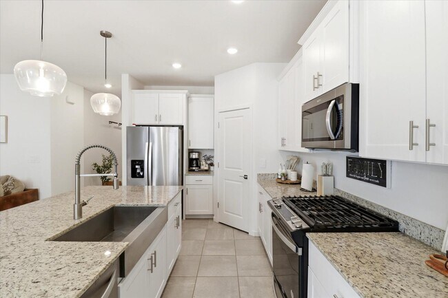 Building Photo - 19295 N Avelino Dr