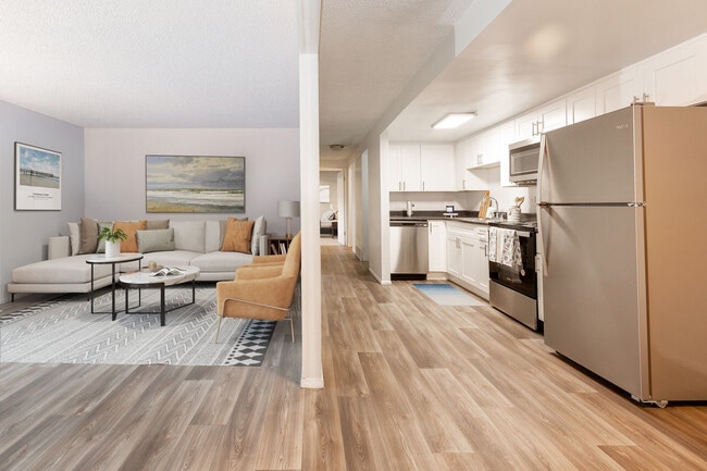 Building Photo - The 500 Townhome Apartments