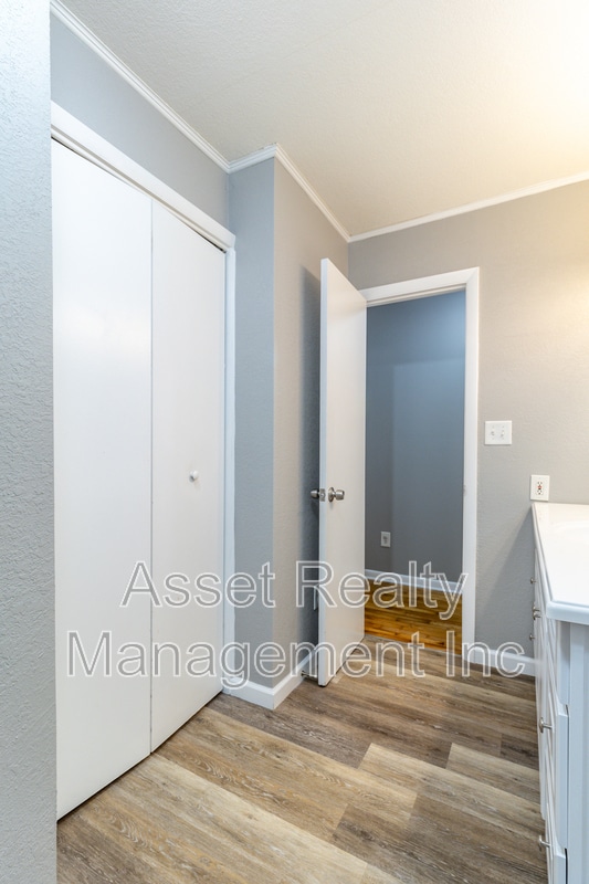 Building Photo - 630 Colonial Dr