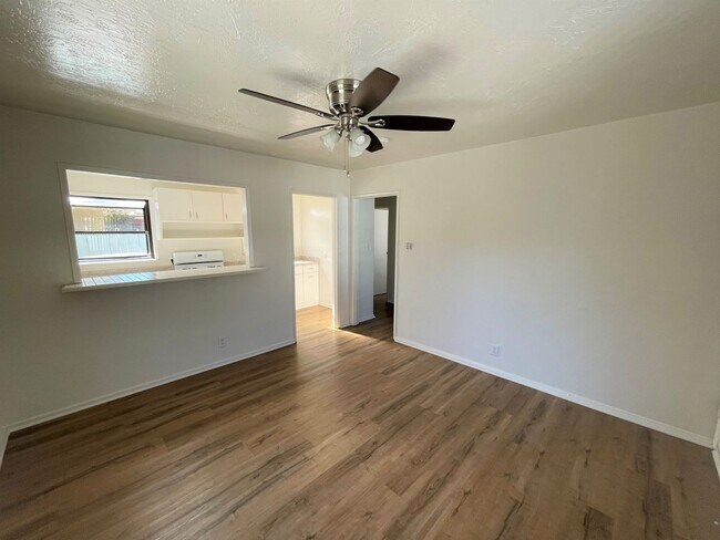 Building Photo - 740main