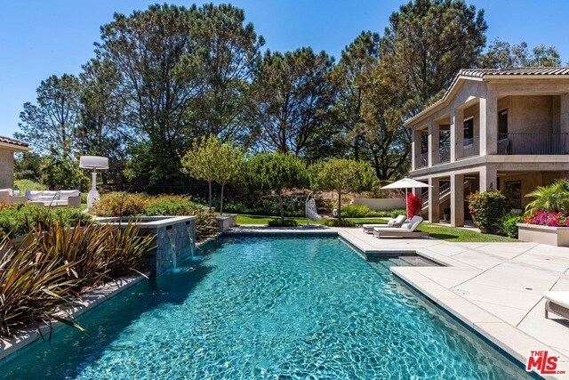 Building Photo - 1209 Via Aracena