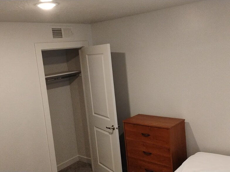 Building Photo - 1167 E Telegraph St