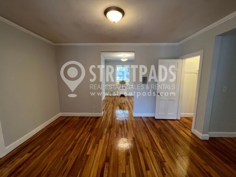 Building Photo - 1153 Beacon St