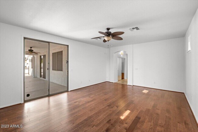 Building Photo - 4411 W Paseo Way