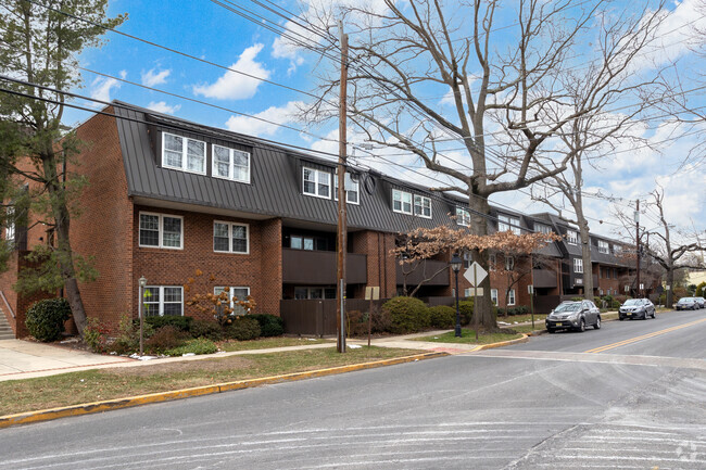 Primary Photo - Haddonfield Commons Condominiums