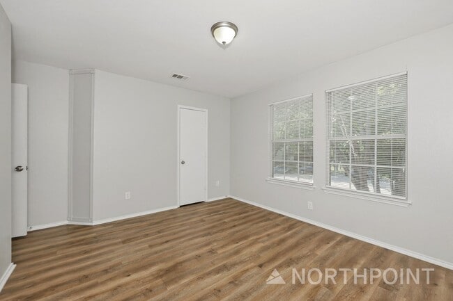 Building Photo - 4BR/2BA | Newly Renovated Single Family Home | 1-Car Garage Parking | In Dallas!