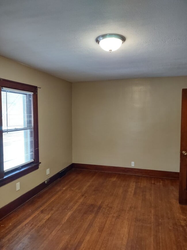 Building Photo - 1417 N 31st St