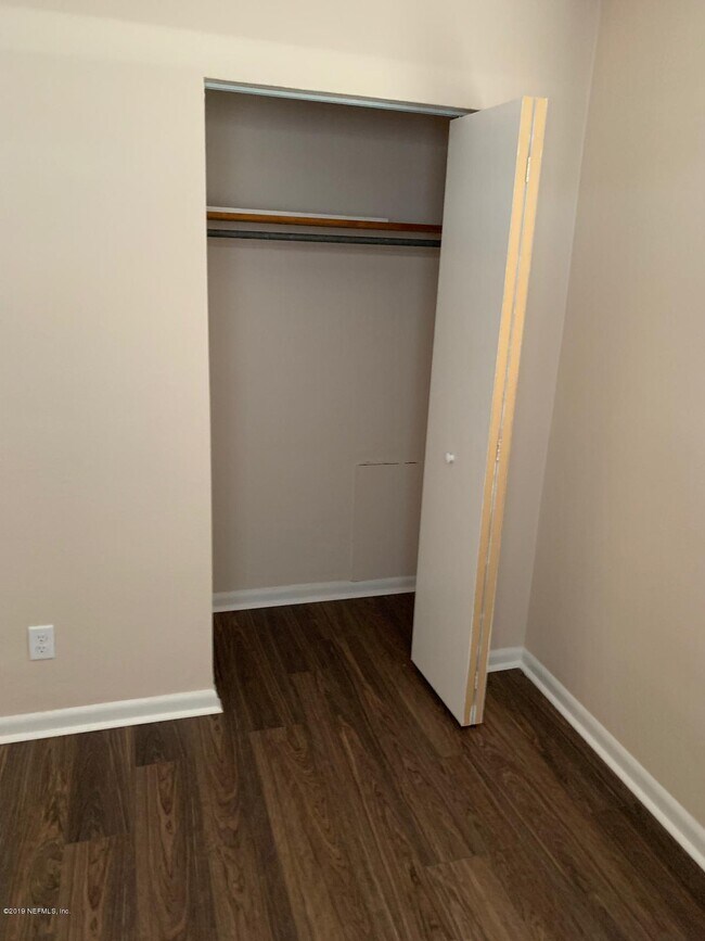 Building Photo - 7503 Merrill Rd