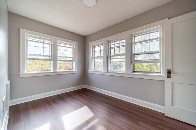Building Photo - 2825 Sullivant Ave