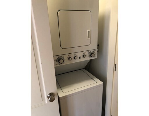 Building Photo - 39 Clarendon St