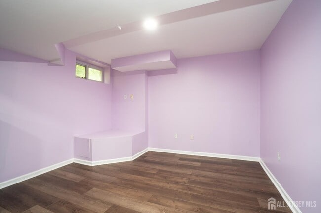 Building Photo - 141 Briarwood Dr