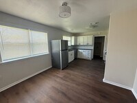 Building Photo - Renovated 3-bedroom house!  Housing accepted!