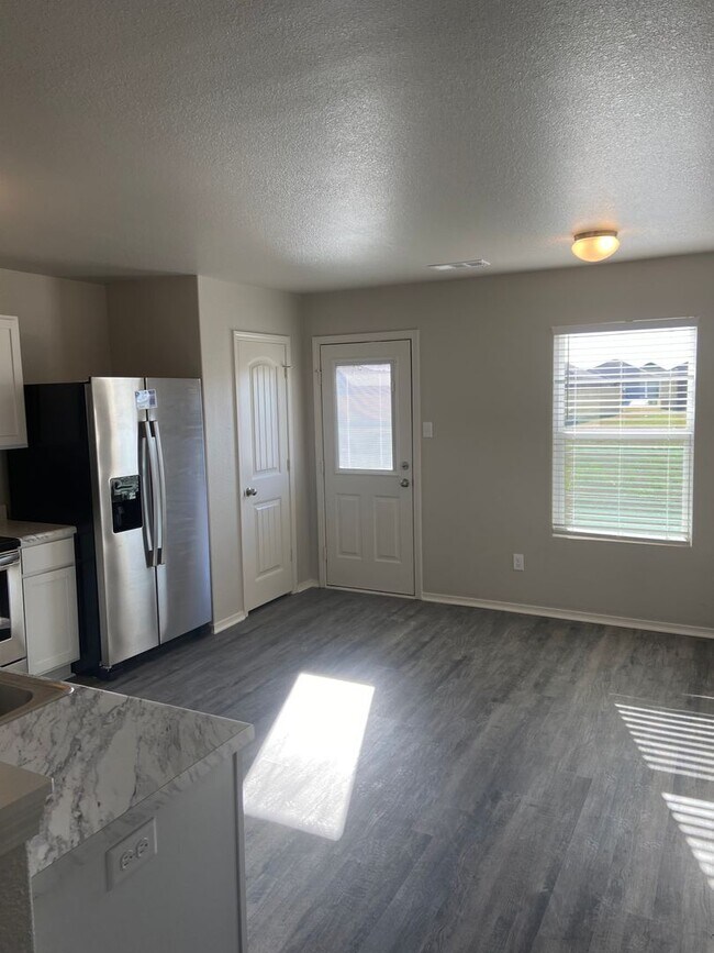 Building Photo - 3717 Keeneland Dr