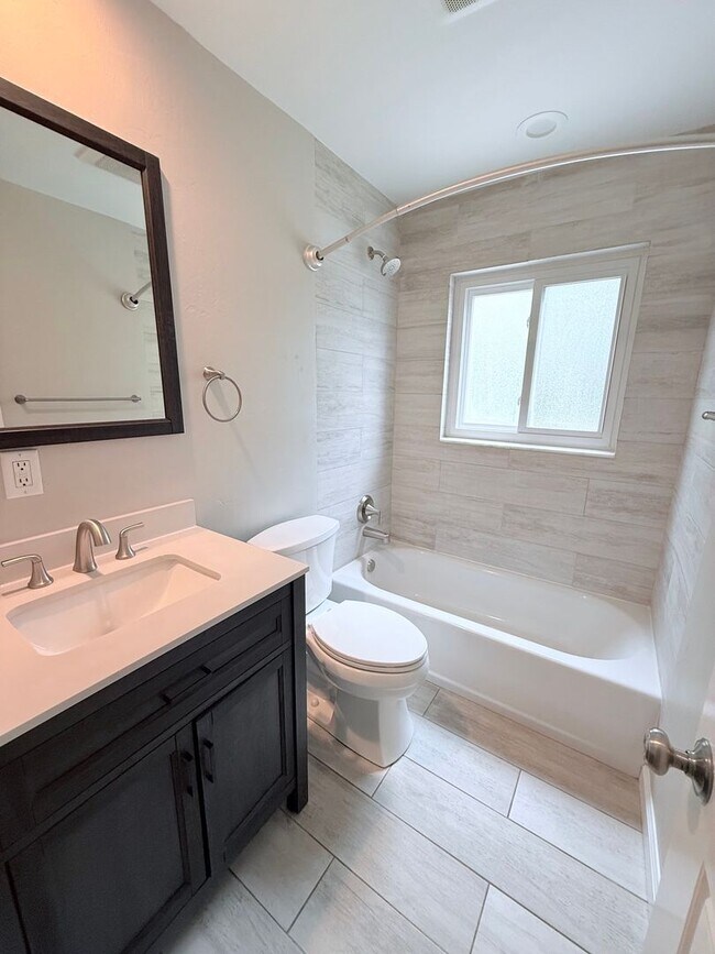 Building Photo - 2716 Blossom Dr