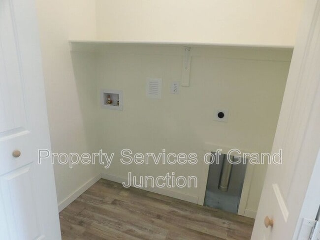 Building Photo - 2360 Canyon Ct