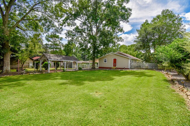 Building Photo - 109 11th Ave