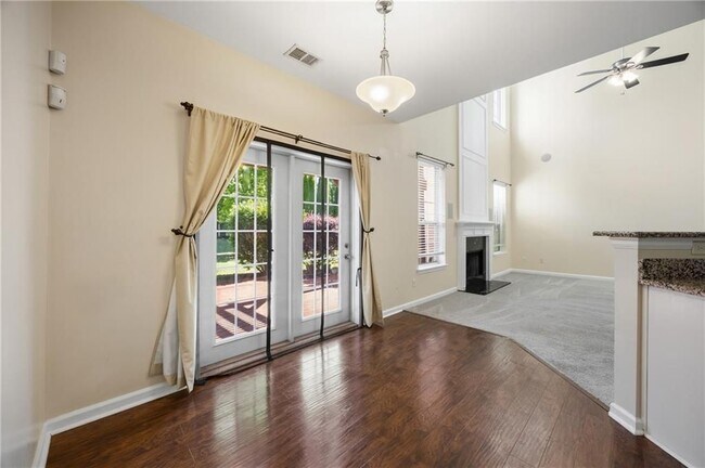 Building Photo - 1650 Huntcrest Way SW