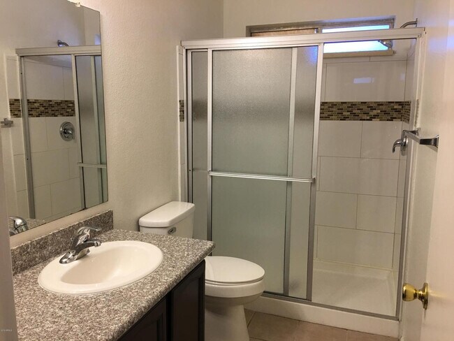 Building Photo - 2813 N Evergreen St