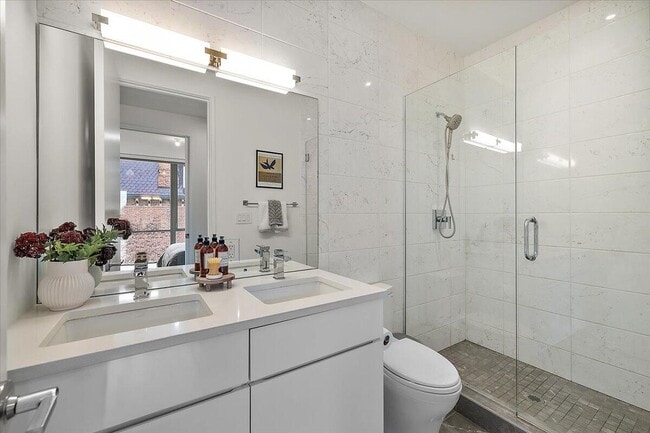 Building Photo - 3105 Brush St